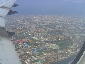 ベトナムホーチミン上空｜アンコールワット世界遺産｜たまごや