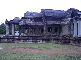 アンコールワット世界遺産｜西参道脇の経堂｜たまごや